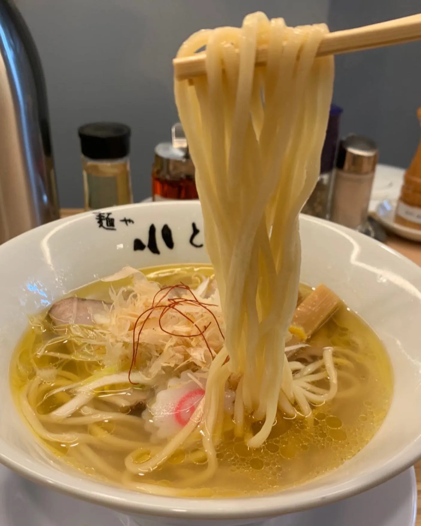 小とりの麺は、国産小麦100パーセ...